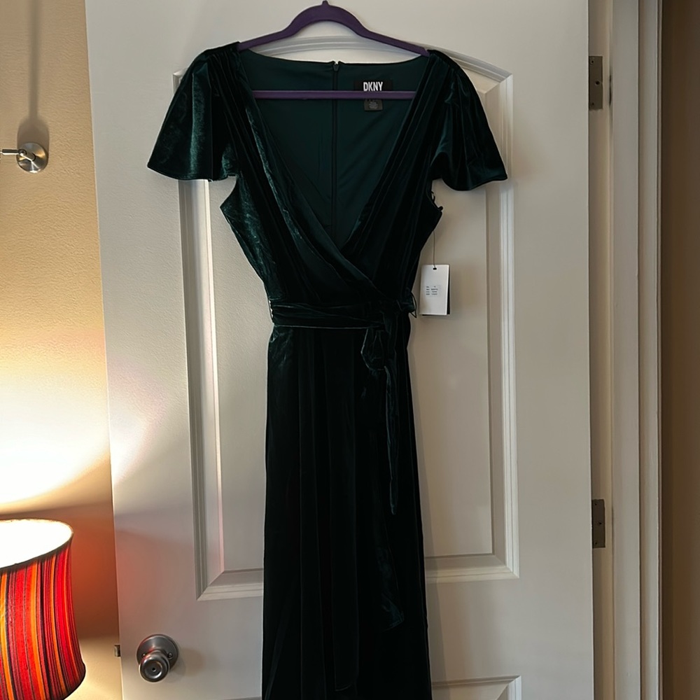 DKNY flutter sleeve wrap dress in green velvet size 14 Holiday Sparkle!